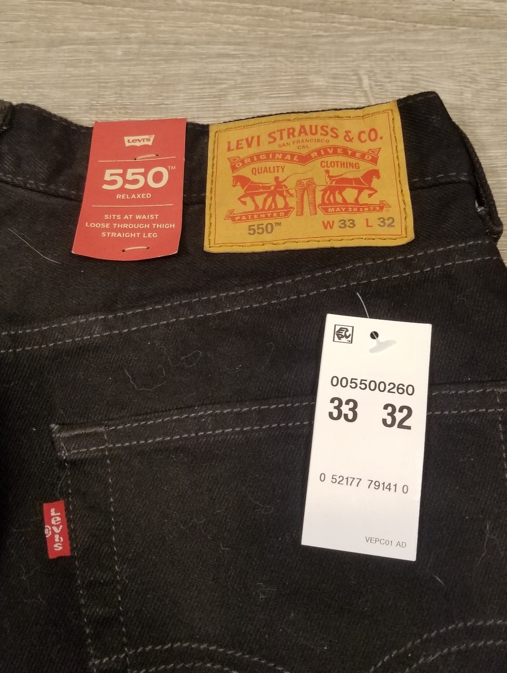 NWT Levis 550 Relaxed Fit Straight Leg Jeans Mens Size 33x32 Black Denim - Picture 7 of 7